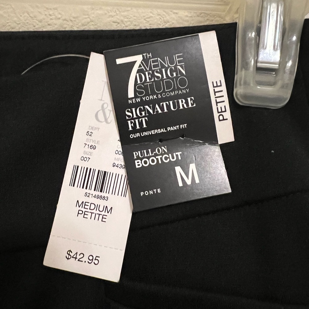 New York and Company Pull On Ponte Pants Medium